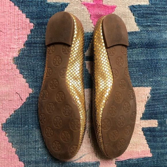 Tory Burch *discontinued* gold ballet flat. - Picture 5 of 7